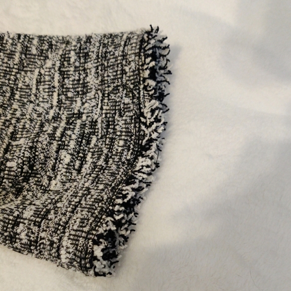 Max Studio. Women's Black and White Tweed Jacket - Picture 9 of 13